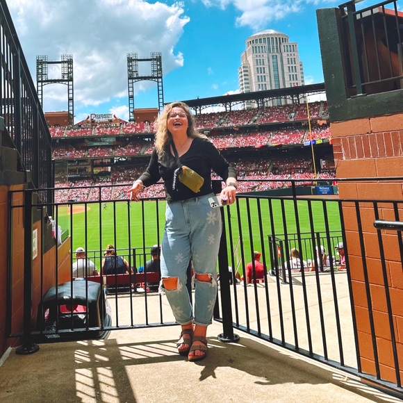 Hi I'm Lindsey! - Picture 1 of 8